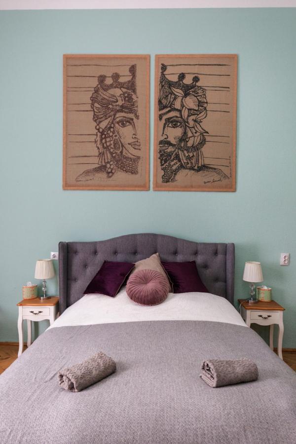 Eclectic Luxury & Spacious 2br Ac In Center Apartment *