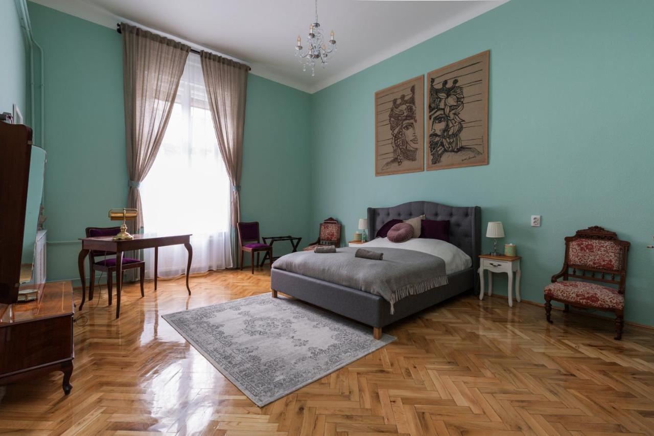 Apartment Eclectic Luxury & Spacious 2br Ac In Center