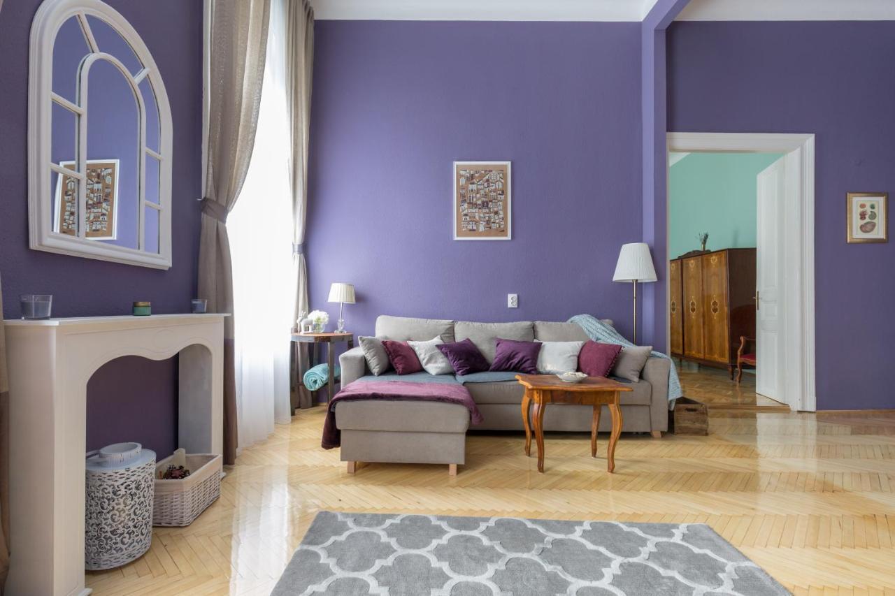 Eclectic Luxury & Spacious 2br Ac In Center Apartment Budapest