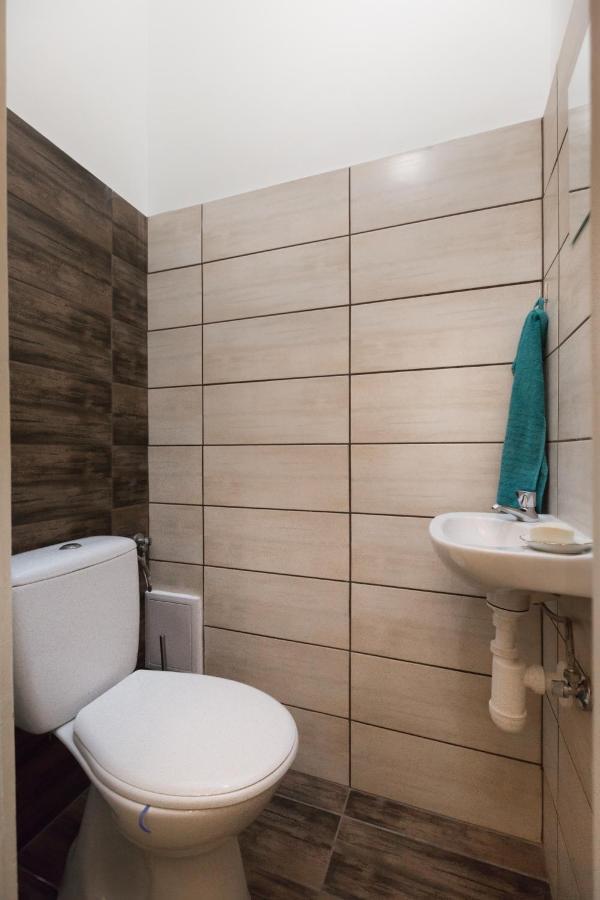 Eclectic Luxury & Spacious 2br Ac In Center Apartment Budapest